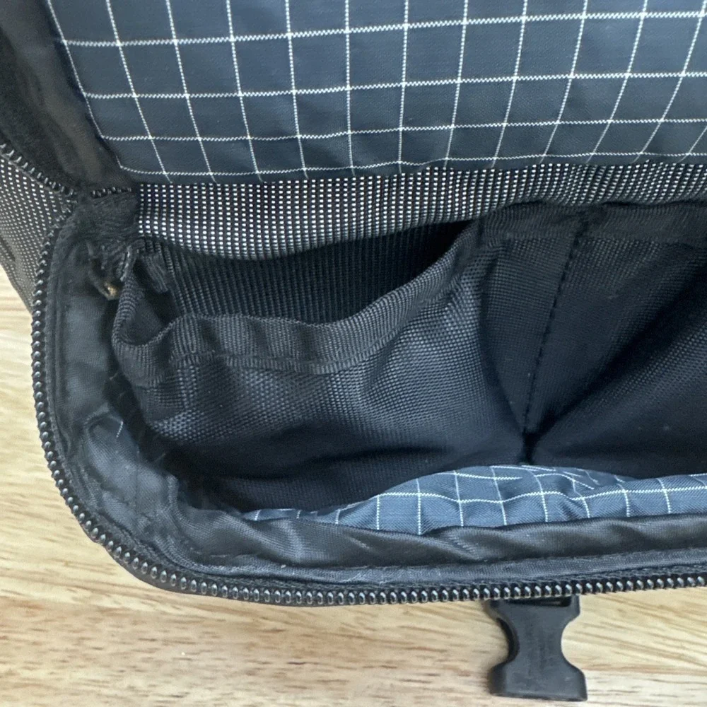 Case Logic Gray Medium Sized Camera Bag Shoulder Or Hand Carry